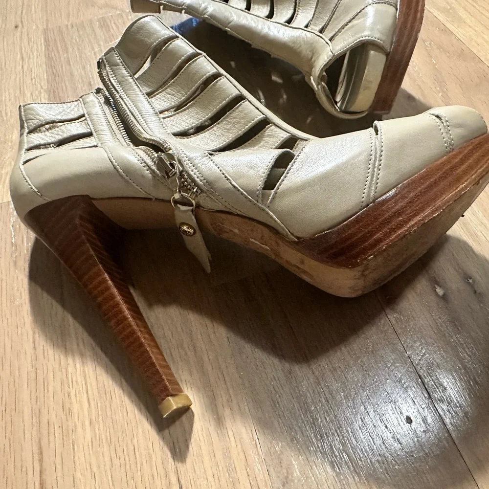 Stuart Weitzman  Shoes - Picture 4 of 4